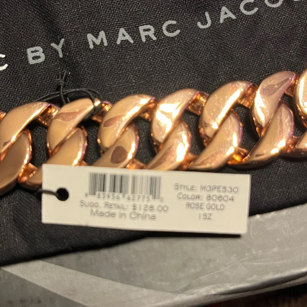 Marc Jacob’s NWT RoseGold Tone Chain Link Katie Logo Bracelet - Picture 4 of 11